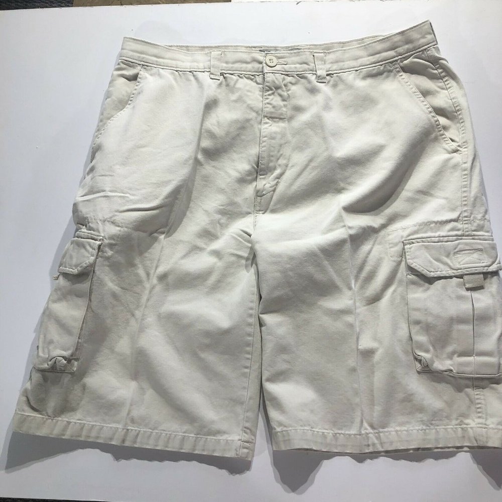 Utility Mens size 40 Cargo shorts 13" Inseam Khaki